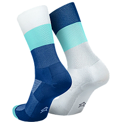 INCYLENCE Ultralight High Cut Socks | Mirrored Mint