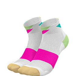 INCYLENCE Ultralight Low Cut Socks | Strikes White Pink