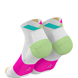 INCYLENCE Ultralight Low Cut Socks | Strikes White Pink