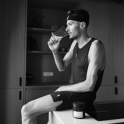 Pillar Performance Triple Magnesium | 3 x 200 g + Stirnband (WIDE)